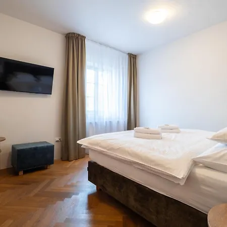 Tanzberg Hotel
