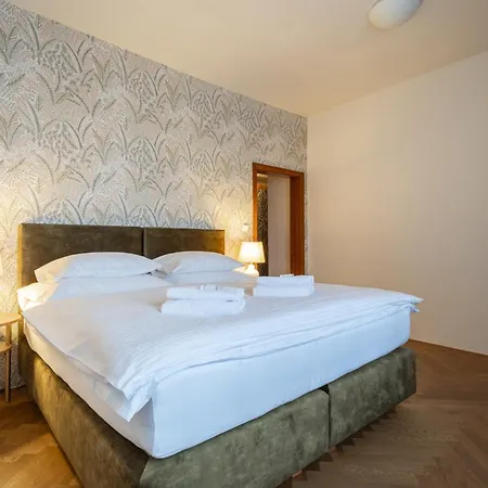 Tanzberg Hotel