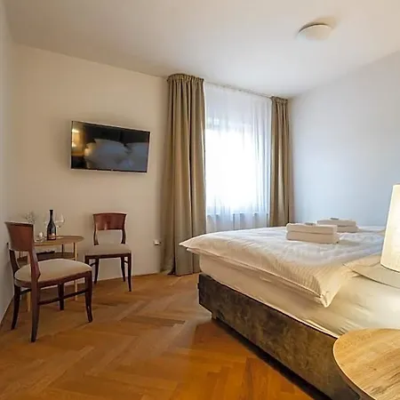 Tanzberg Hotel 3*