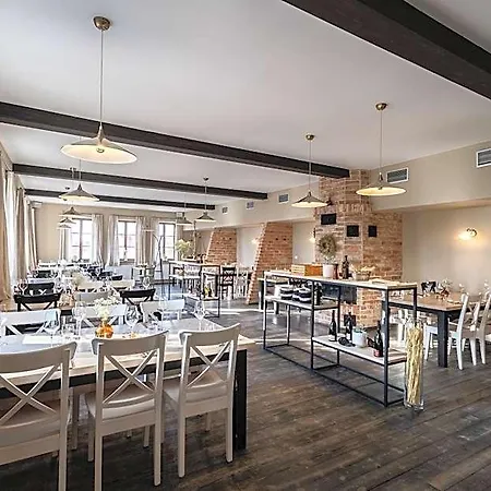 Hotel Tanzberg 3*