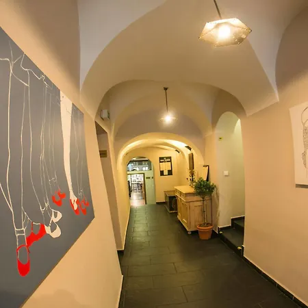 Hotel Tanzberg 3*
