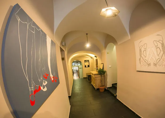 Hotel Tanzberg 3*