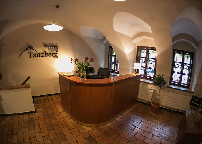 Tanzberg Hotel